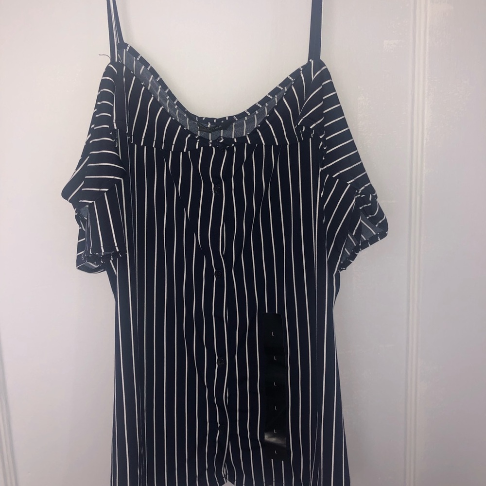 🔥NWT Navy/White stripe cold shoulder ruffle top